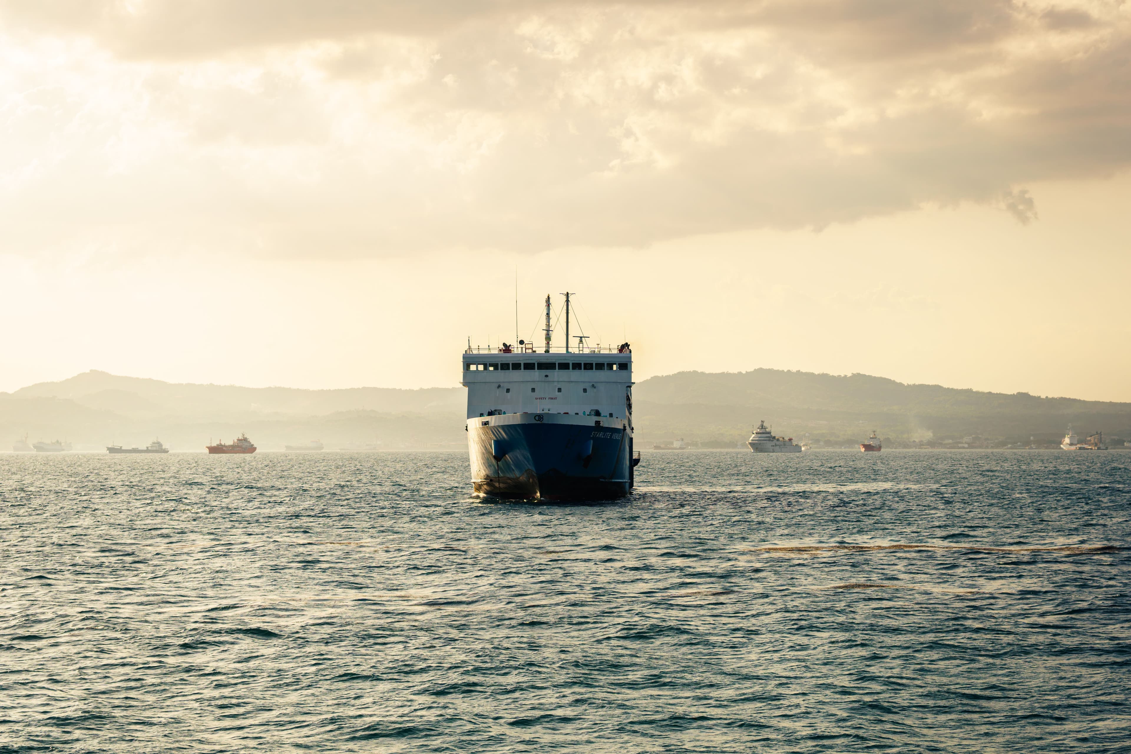 Conteneur maritime — transport moto Expedom